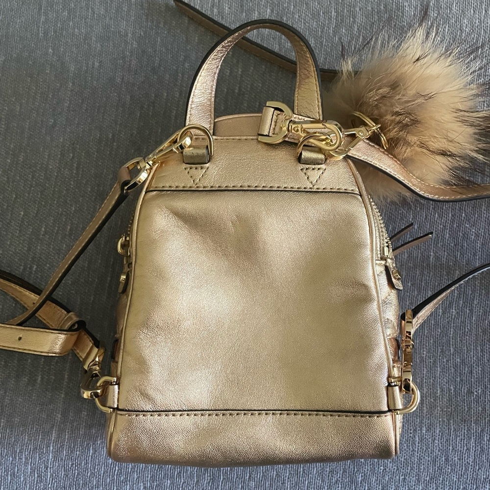 š¦ Rare š¦ Gold Michael Kors Rhea Backpack - Picture 4 of 6